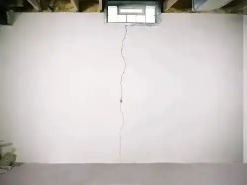 basement foundation crack