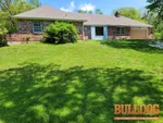 home-inspector-peculiar-mo-866-kendall-rd-64078-38.73066870N-94.44452960W-bulldog-home-inspections-2025-05-08 Exterior photo of 40-year-old vacant ranch home inspected at 866 Kendall Rd, Peculiar, MO 64078 (38.7307N, 94.4445W)