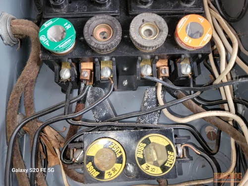 Inside fuse panel in Kansas City, MO – 64139 - January 29, 2026 