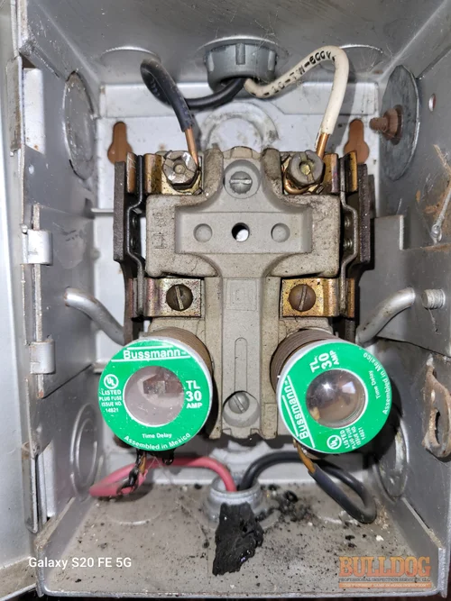 Sub-panel close-up in Kansas City, MO – 64139 - January 29, 2026 